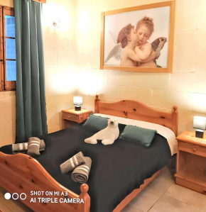 Elegant Villa in Iż-Żebbuġ + Pool